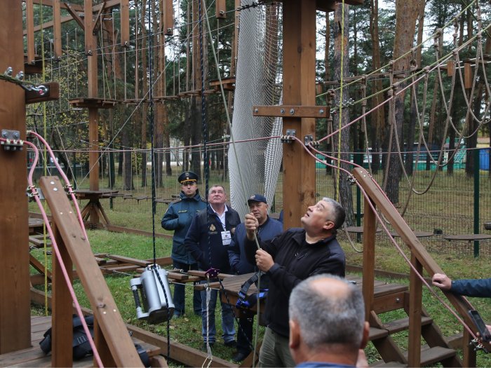 9 октября на V Всероссийской Конференции аварийно-спасательных служб и формирований была презентована инновационная лебёдка аккумуляторная для спуска и подъема в системе канатного доступа Smart Spider Pro, разработанная АО "Дыхательные системы-2000"